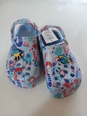 Kids Light Blue Ocean-Print Slip-On Sandals with Back Strap,size 7/8clogs